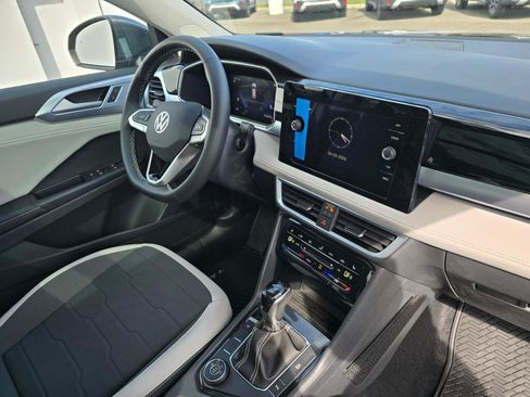 New 2026 Volkswagen Taos SE AWD/4WD image 40