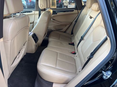 Used 2018 Porsche Macan S image 17