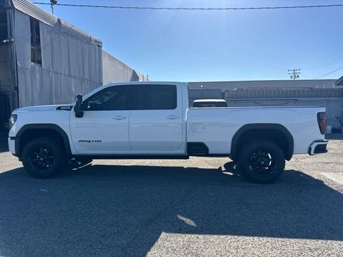 Used 2024 GMC Sierra 2500 AT4 w/ AT4 Premium Plus Package AWD/4WD image 8