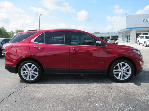 Used 2018 Chevrolet Equinox Premier FWD image 4