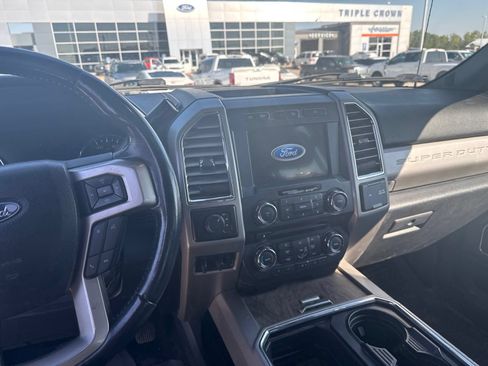 Used 2017 Ford F350 Lariat w/ Lariat Value Package AWD/4WD image 12