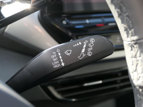 Used 2023 Volkswagen ID.4 Pro RWD image 17
