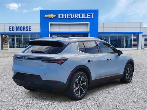 New 2026 Chevrolet Equinox EV LT image 3