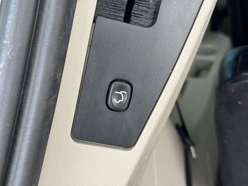 Used 2019 Dodge Grand Caravan SXT FWD image 6