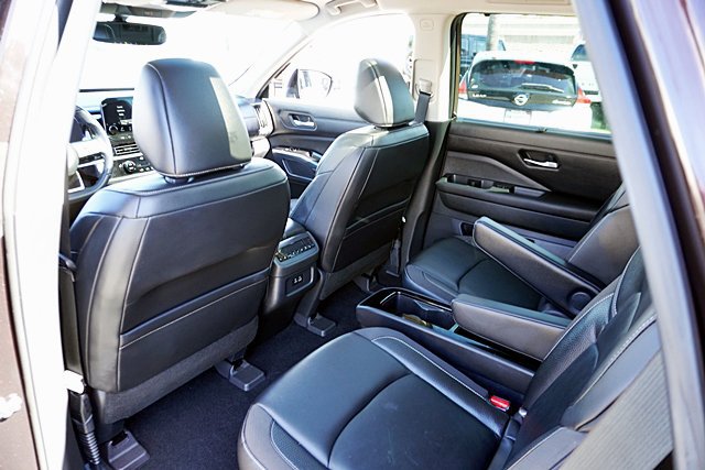 Used 2022 Nissan Pathfinder SL w/ SL Premium Package FWD image 28