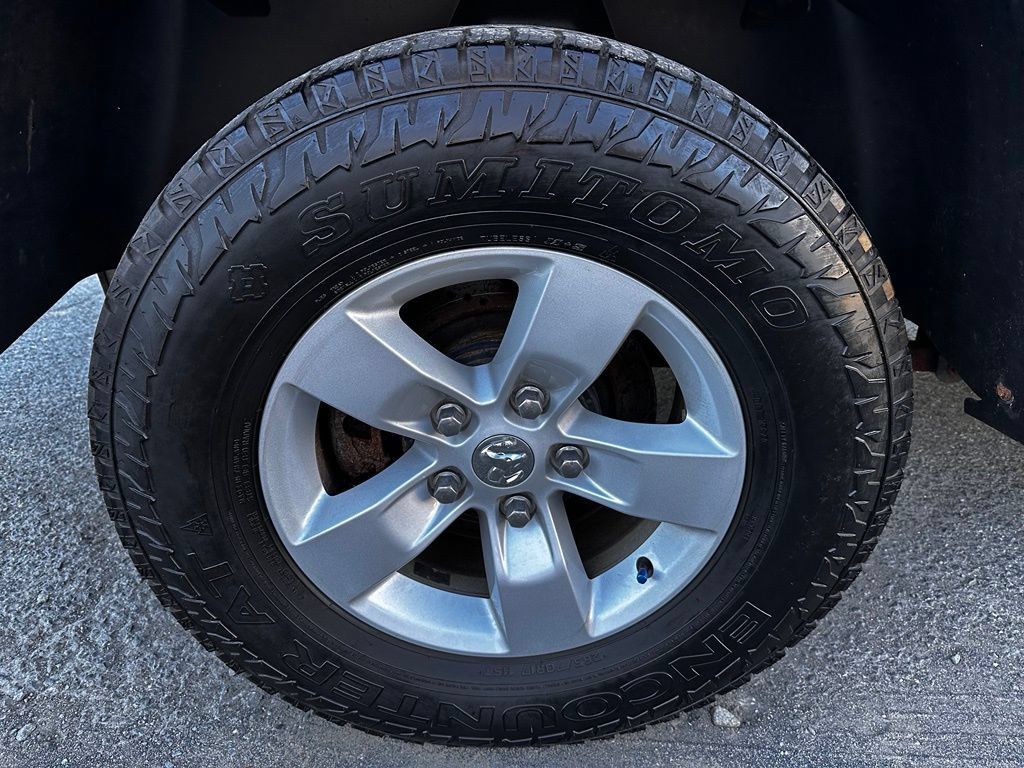 Used 2019 RAM 1500 Classic SLT AWD/4WD image 13