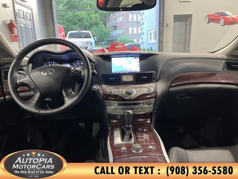 Used 2017 INFINITI Q70 3.7 image 21