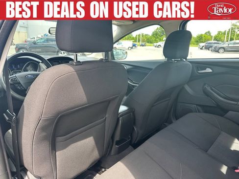 Used 2015 Ford Focus SE FWD image 21