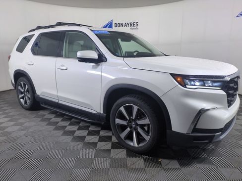 Certified 2025 Honda Pilot Elite image 11