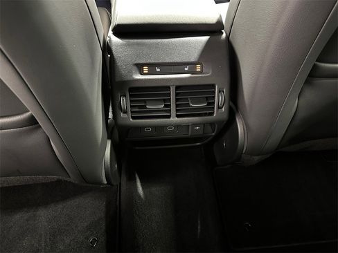 Used 2025 Land Rover Discovery Sport Dynamic SE image 24