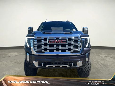 Used 2024 GMC Sierra 2500 Denali w/ Denali Reserve Package image 9