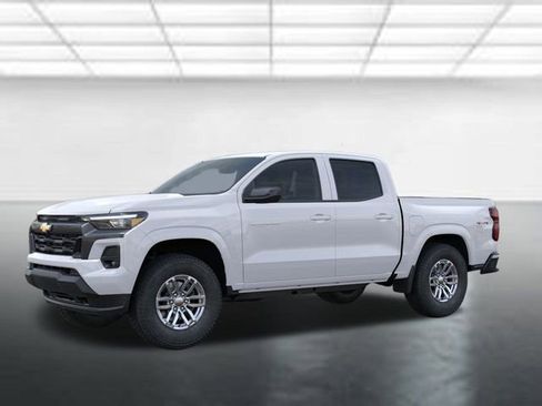New 2025 Chevrolet Colorado LT w/ LT Convenience Package AWD/4WD image 2