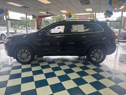 Used 2019 Jeep Cherokee Latitude Plus image 4