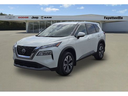 Used 2023 Nissan Rogue SV FWD image 7