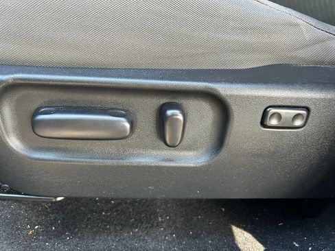 Used 2020 Toyota Tacoma SR5 RWD image 16
