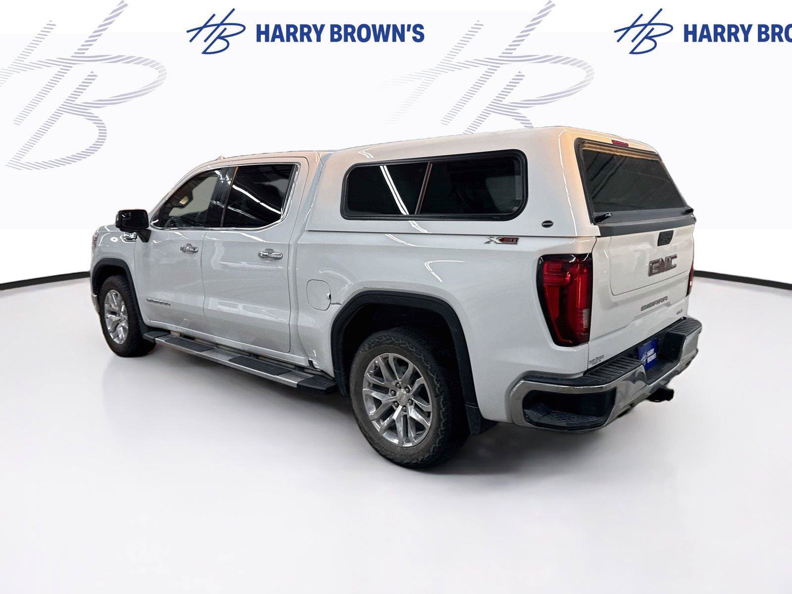 Used 2022 GMC Sierra 1500 SLT w/ SLT Premium Package AWD/4WD image 2
