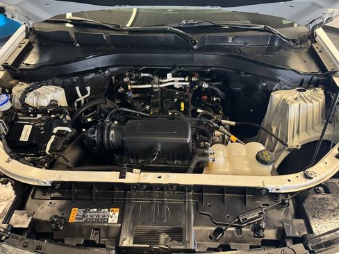 Used 2023 Ford Explorer XLT w/ Equipment Group 202A AWD/4WD image 24
