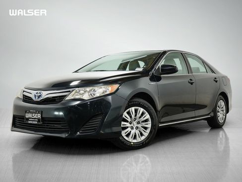 Used 2012 Toyota Camry LE FWD image 1