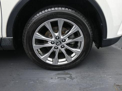 Used 2016 Toyota RAV4 Limited image 13