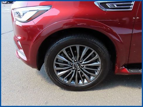 Used 2023 INFINITI QX80 Sensory w/ All-Season Package AWD/4WD image 4