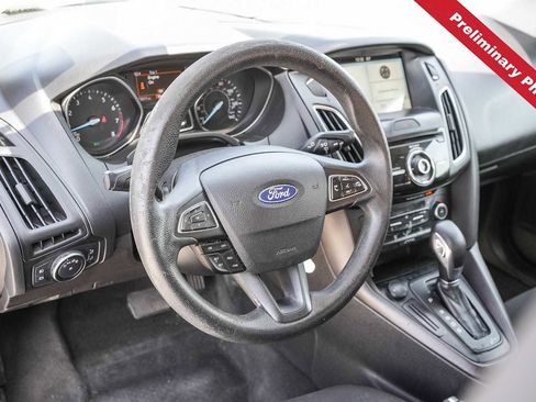 Used 2018 Ford Focus SEL FWD image 15