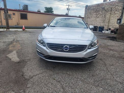 Used 2018 Volvo S60 T5 Inscription FWD image 2