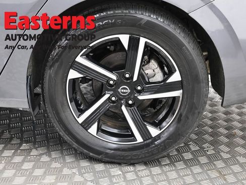 Used 2024 Nissan Sentra SV FWD image 33