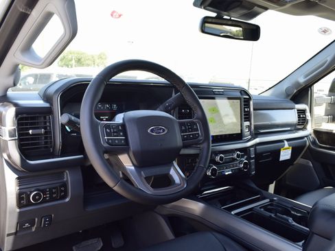 New 2026 Ford F250 Lariat w/ Lariat Premium Package image 17