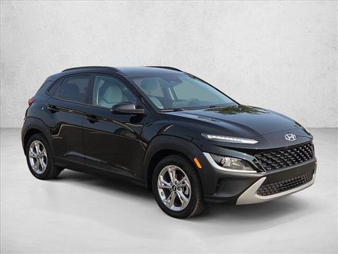 Used 2022 Hyundai Kona SEL FWD image 3