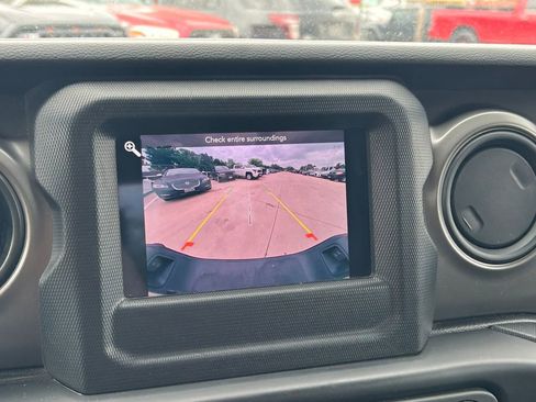 Used 2022 Jeep Gladiator Sport AWD/4WD image 31