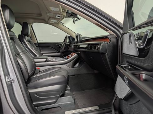 Used 2024 Lincoln Aviator Reserve w/ Elements Package Plus RWD image 11