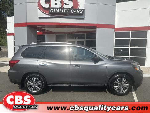 Used 2020 Nissan Pathfinder S AWD/4WD image 1