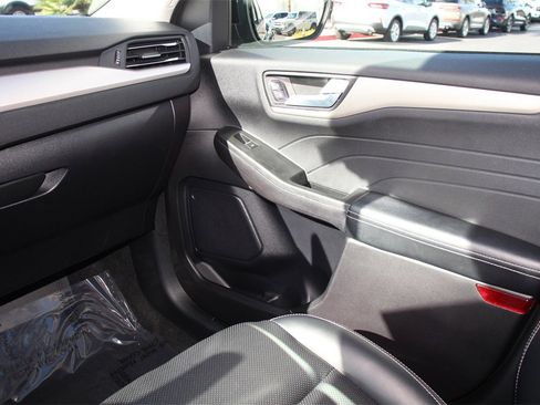 Used 2022 Ford Escape SEL w/ Technology Package image 18