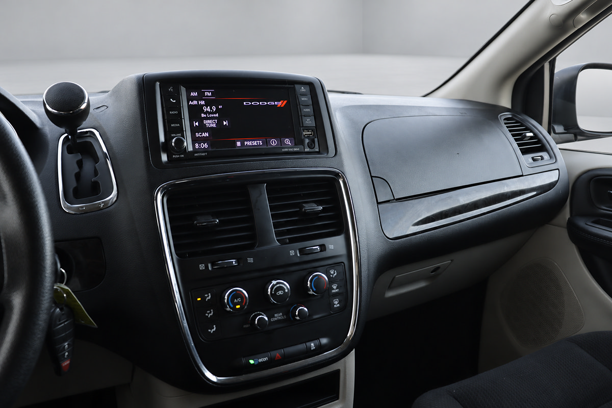Used 2019 Dodge Grand Caravan SE FWD image 30