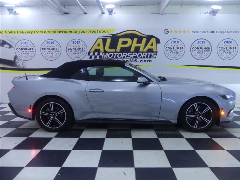 Used 2025 Ford Mustang Premium RWD image 31