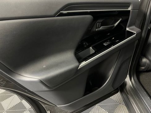 Used 2023 Toyota bZ4X XLE image 27