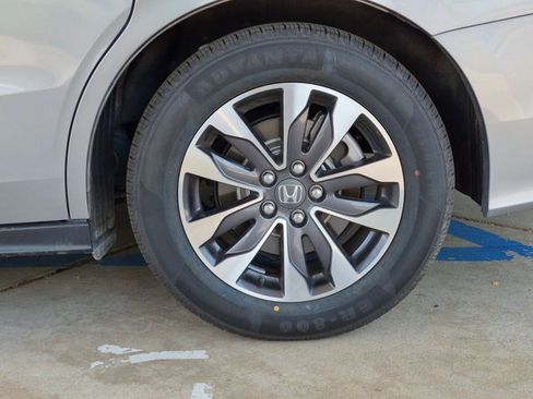 Used 2024 Honda Odyssey EX-L image 23