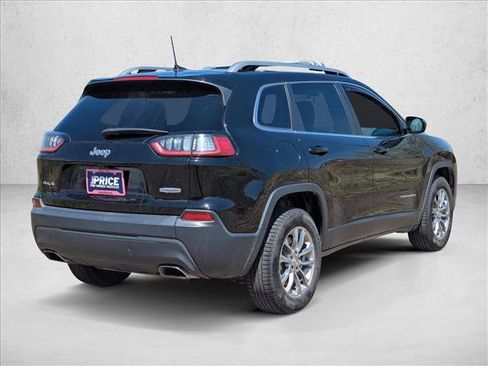 Used 2019 Jeep Cherokee Latitude Plus w/ Cold Weather Group AWD/4WD image 5