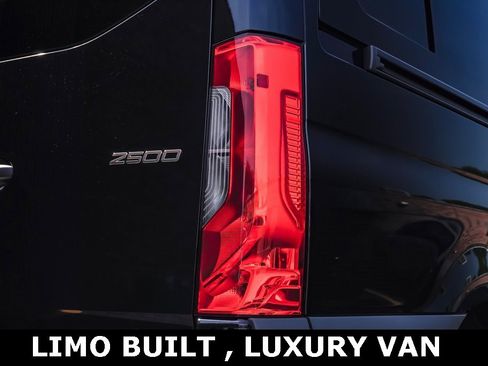 Used 2023 Mercedes-Benz Sprinter 2500 image 11
