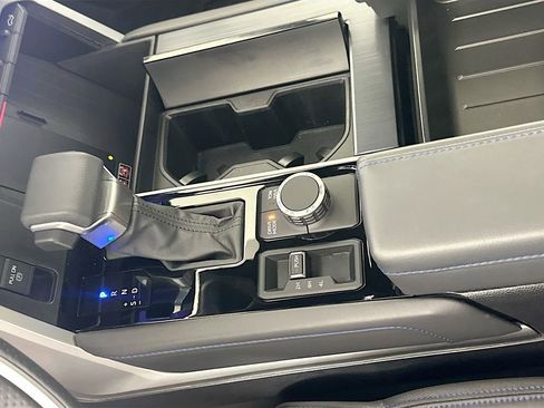 Used 2025 Toyota Tundra Platinum image 17