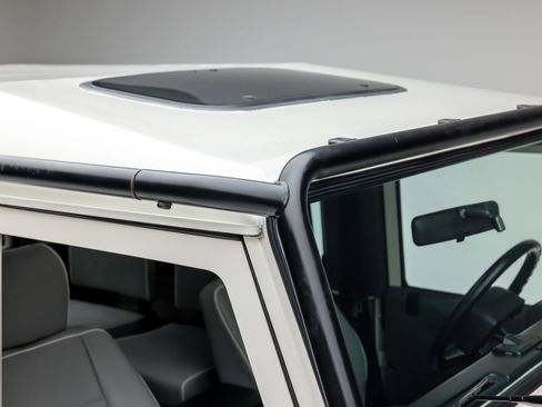 Used 1997 Land Rover Defender 90 image 32