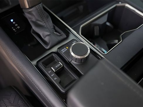 Used 2024 Toyota Tundra Limited image 24