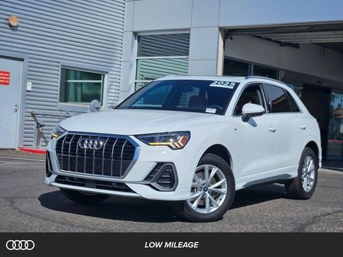 Certified 2025 Audi Q3 2.0T Premium image 1