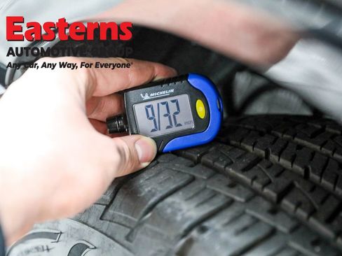 Used 2023 Toyota Venza Nightshade image 25