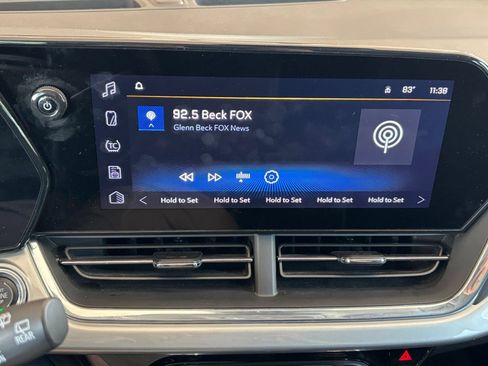 Used 2025 Chevrolet Trax LT FWD image 19