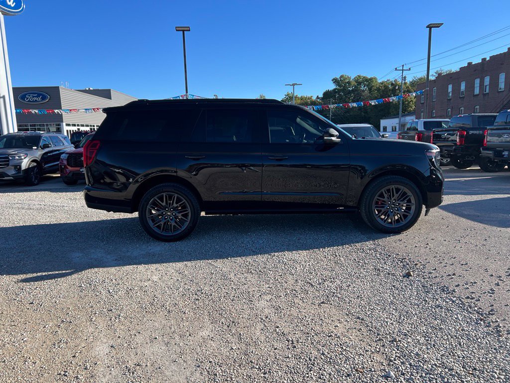 Used 2025 Ford Expedition Platinum w/ Stealth Performance Package AWD/4WD image 9