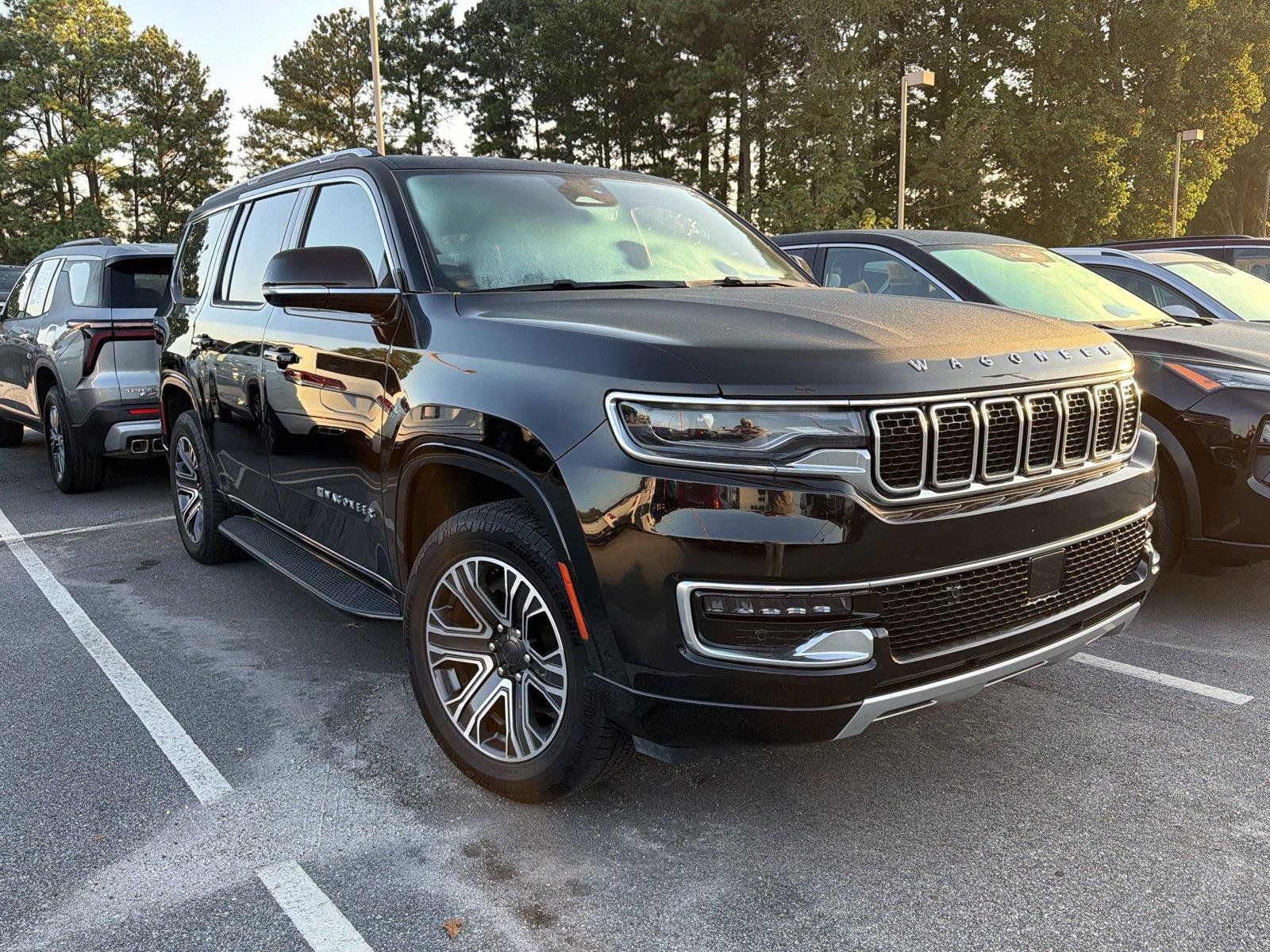Used 2024 Jeep Wagoneer Series II w/ Flexible Seating Group RWD image 3