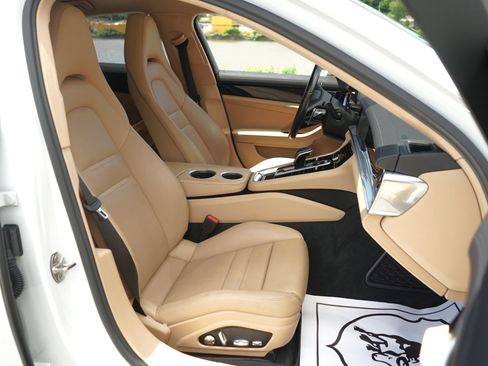 Used 2021 Porsche Panamera 4 AWD/4WD image 29