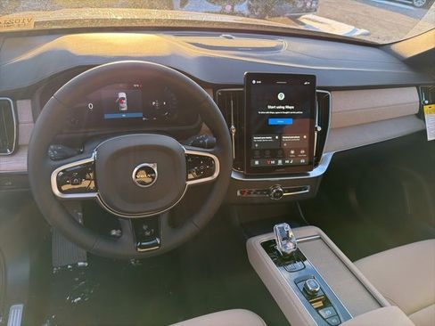 New 2026 Volvo XC90 B6 Plus w/ Protection Package Premier image 15