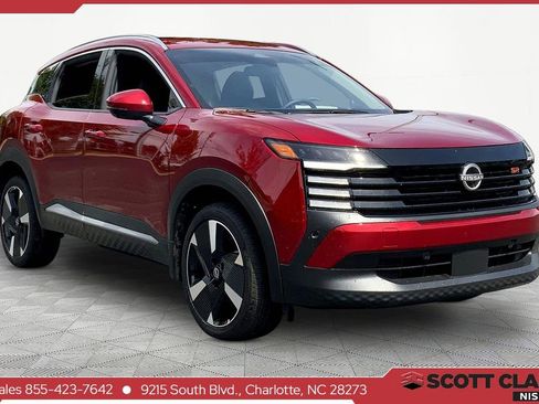 Used 2025 Nissan Kicks SR FWD image 1
